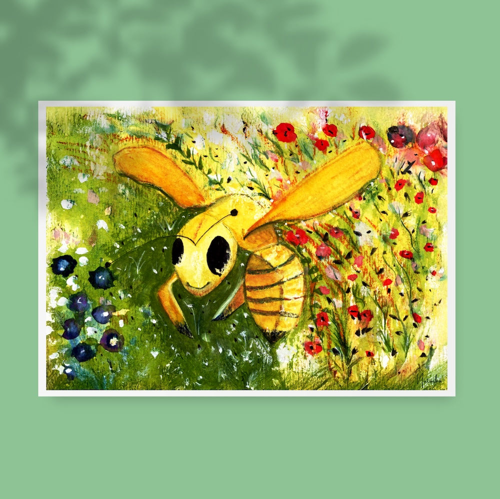 Illustration aquarelle d’une abeille souriante au centre d’un jardin fleuri. L’arrière-plan est rempli de fleurs sauvages colorées, dans des tons rouges, violets et verts, créant une ambiance joyeuse et printanière. Appartient à Boutique de Moments 2025.